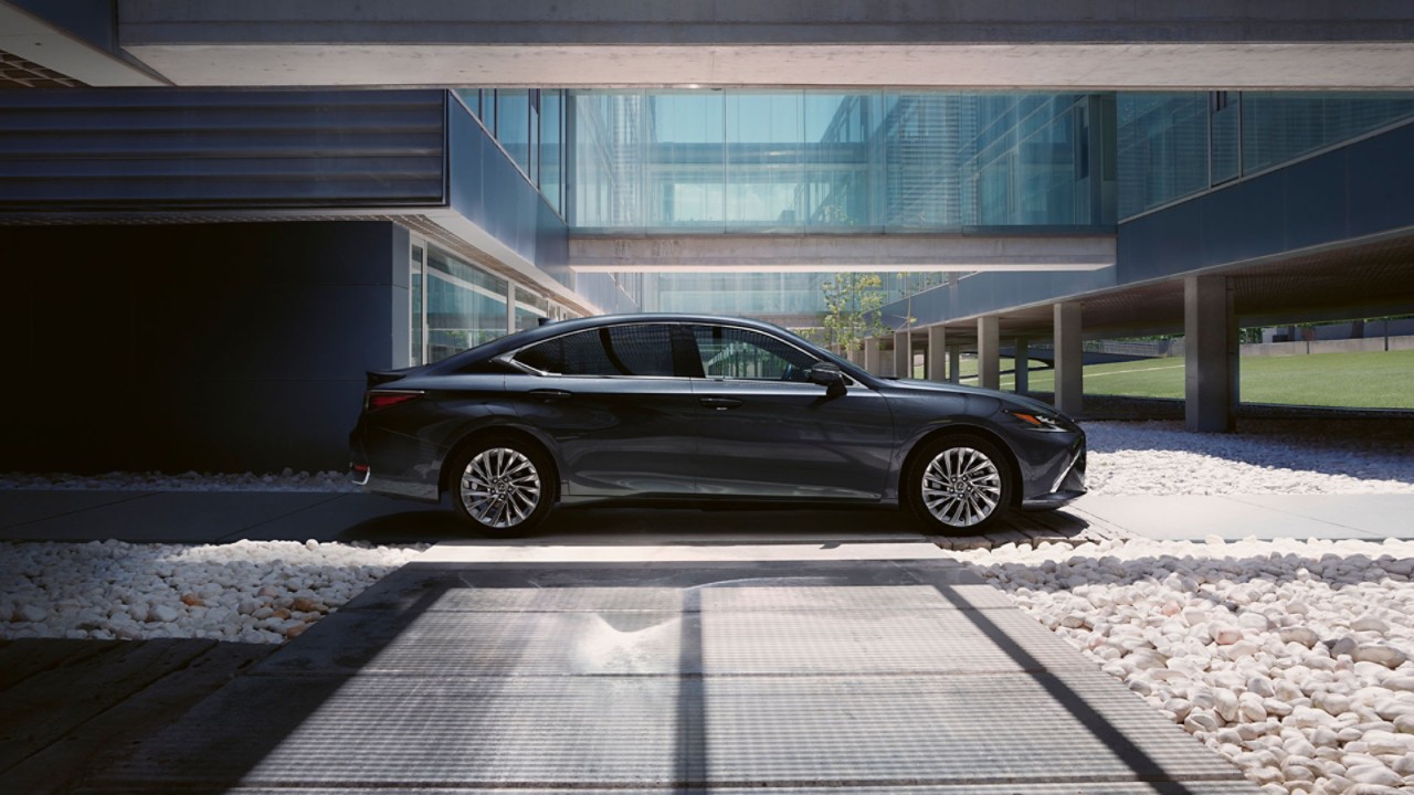 Side view of a Lexus ES